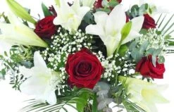 Devant -L’Agitateur Floral Boutique bouquet de rose lys ma reine 1