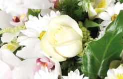 Coeur En Fleurs Pour Un Deuil Nuage -L’Agitateur Floral Boutique coeur en fleurs pour un deuil nuage 2