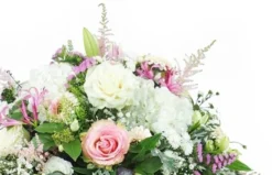 Coussin De Fleurs Piquées "Vénus" 7 Coussin De Fleurs Piquées "Vénus" -L’Agitateur Floral Boutique coussin de fleurs piquees venus 3