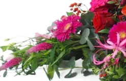 Raquette De Deuil Rouges, Fuchsias & Roses "Korinthos" -L’Agitateur Floral Boutique raquette de deuil rouges fuchsias roses korinthos 2